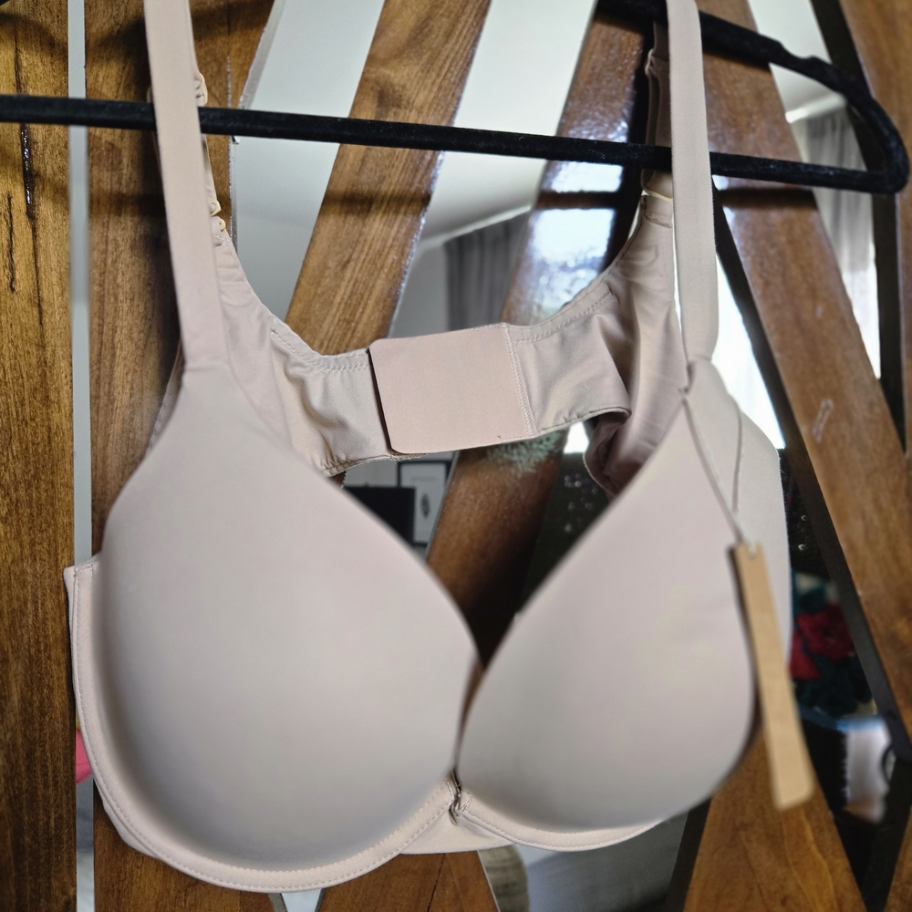 NWT SKIMS 40D T-Shirt Bra